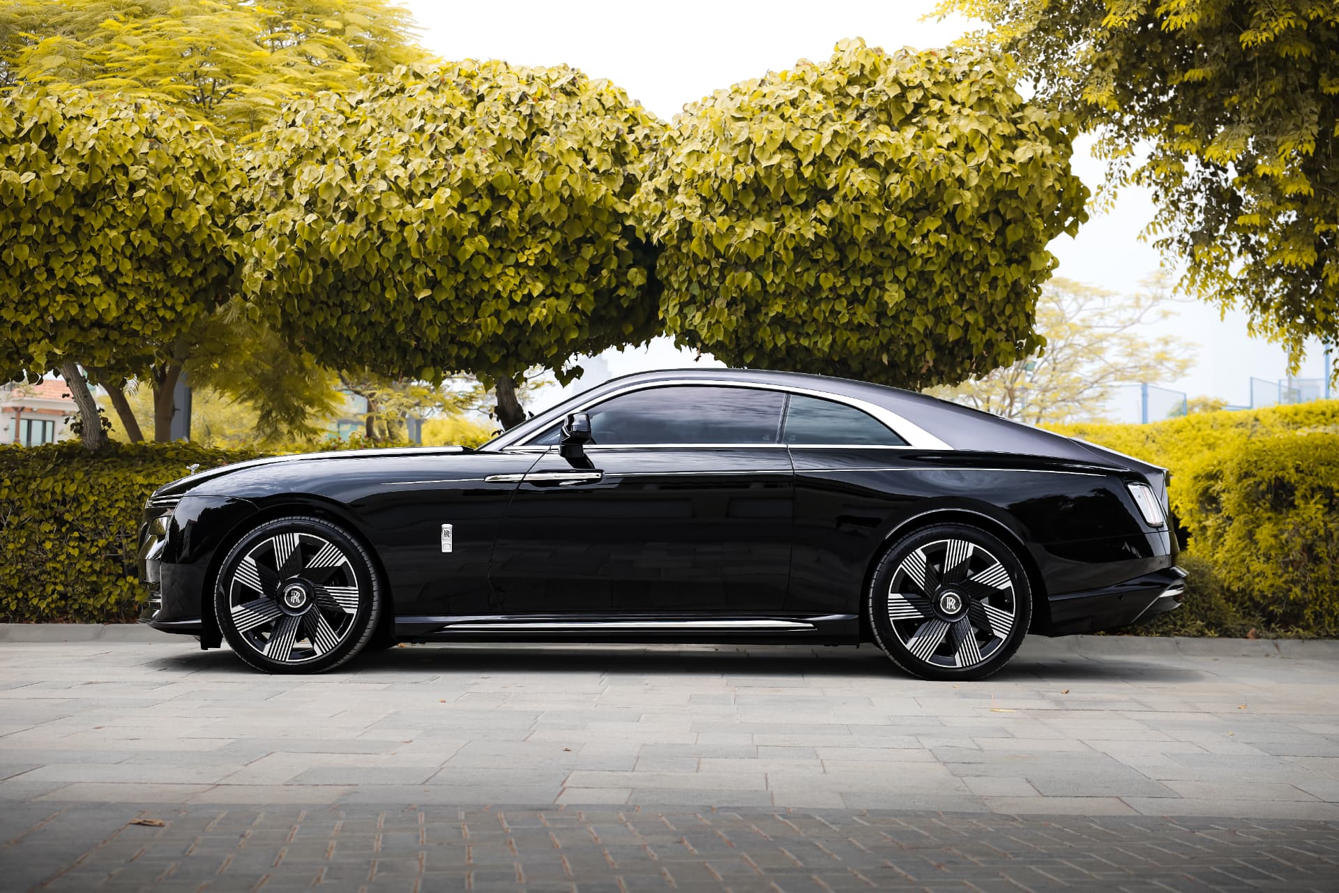 Rolls-Royce Spectre — photo 2