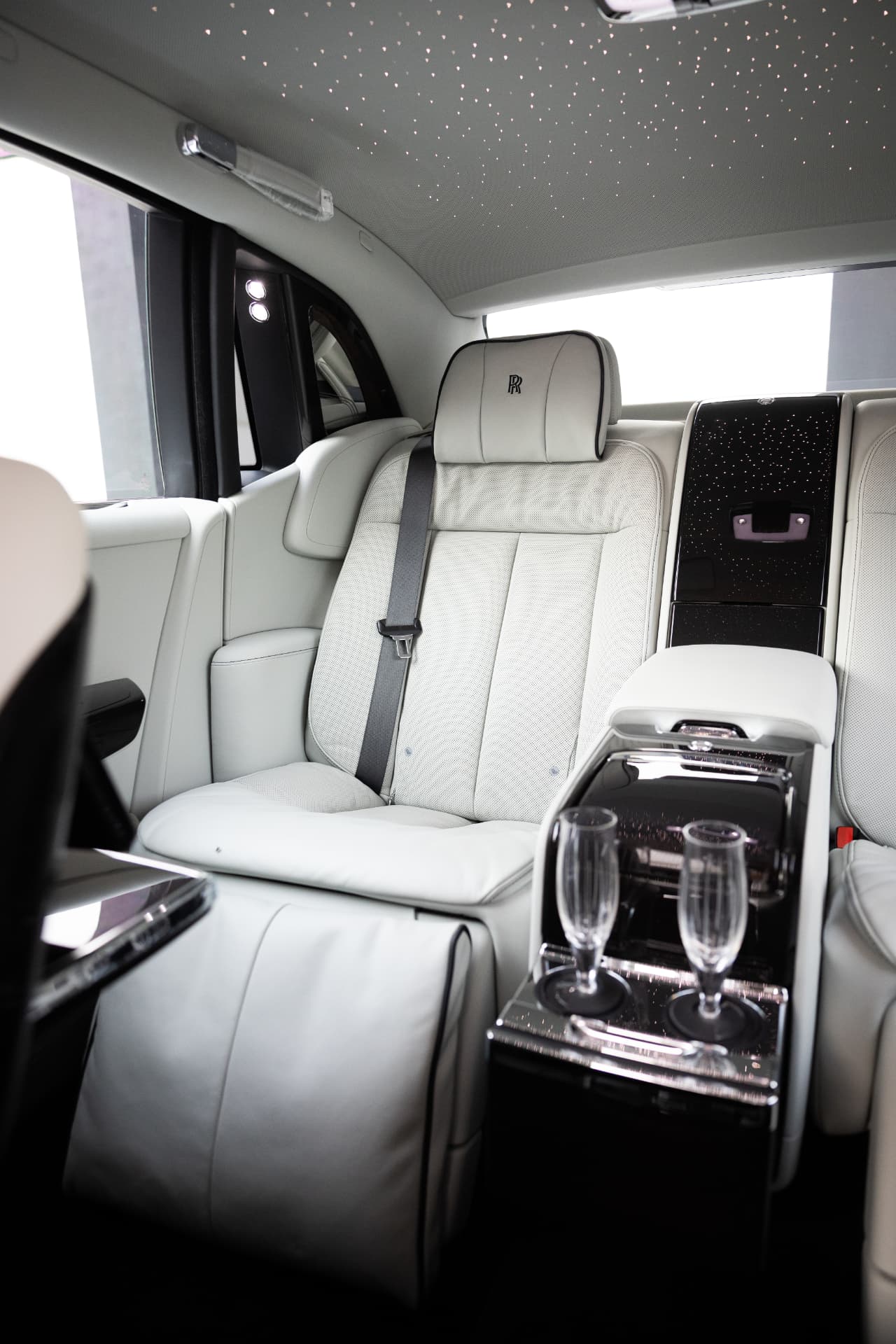 Rolls-Royce Phantom — photo 5