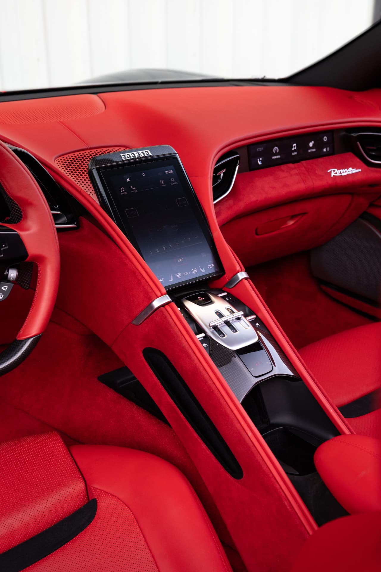 Ferrari Roma Spider — photo 3