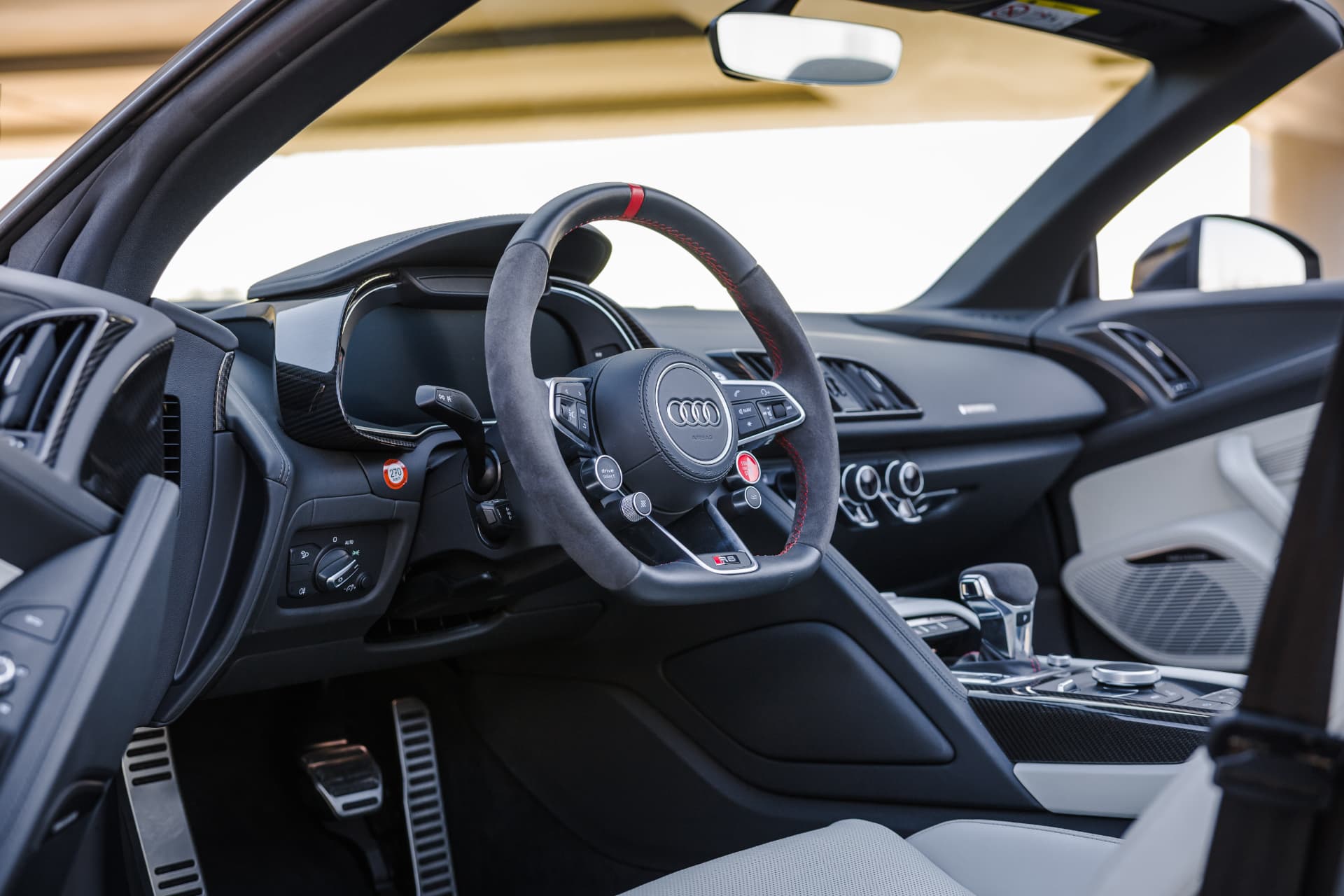 Audi R8 V10 Spider Performance — photo 4