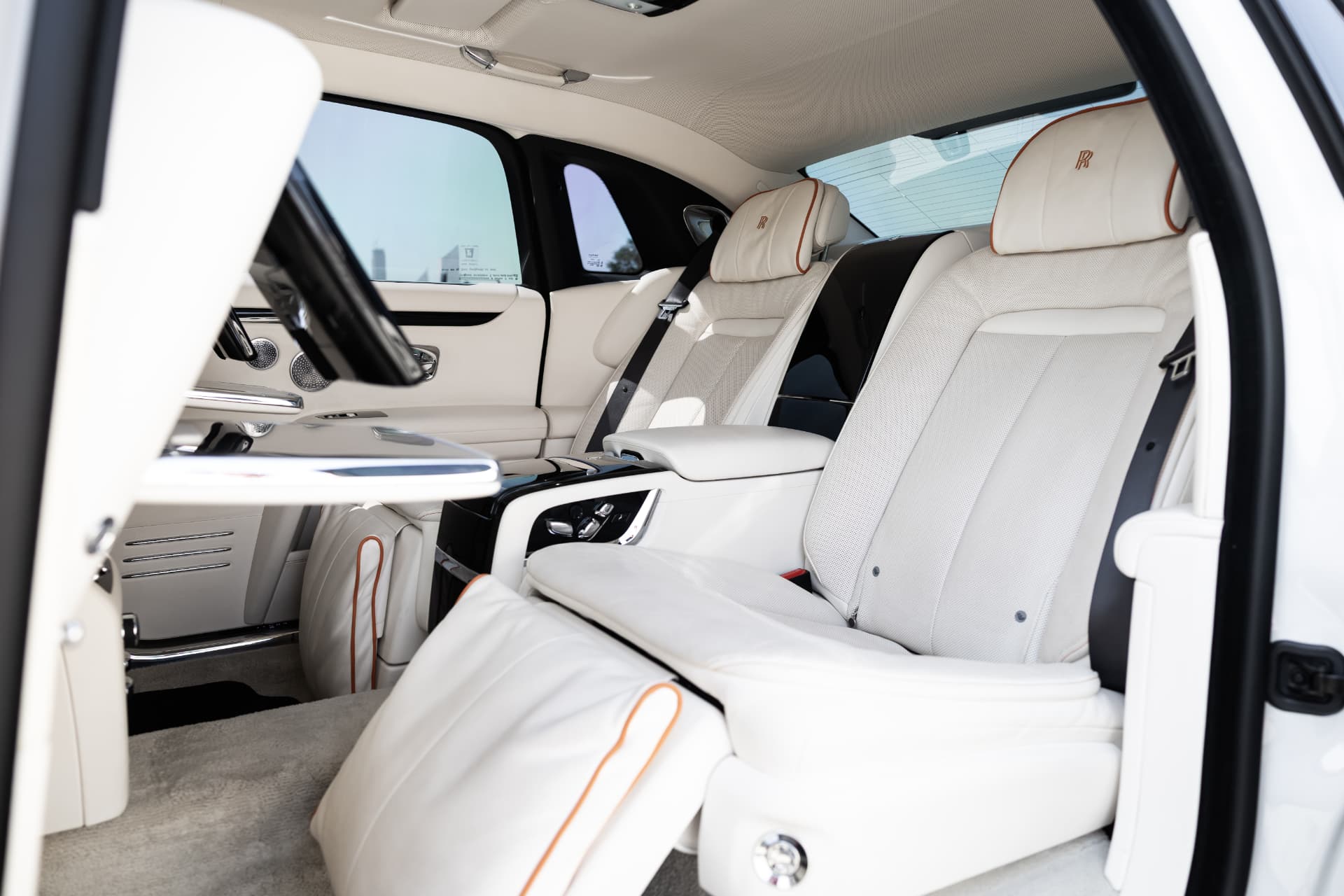 Rolls-Royce Ghost — photo 4