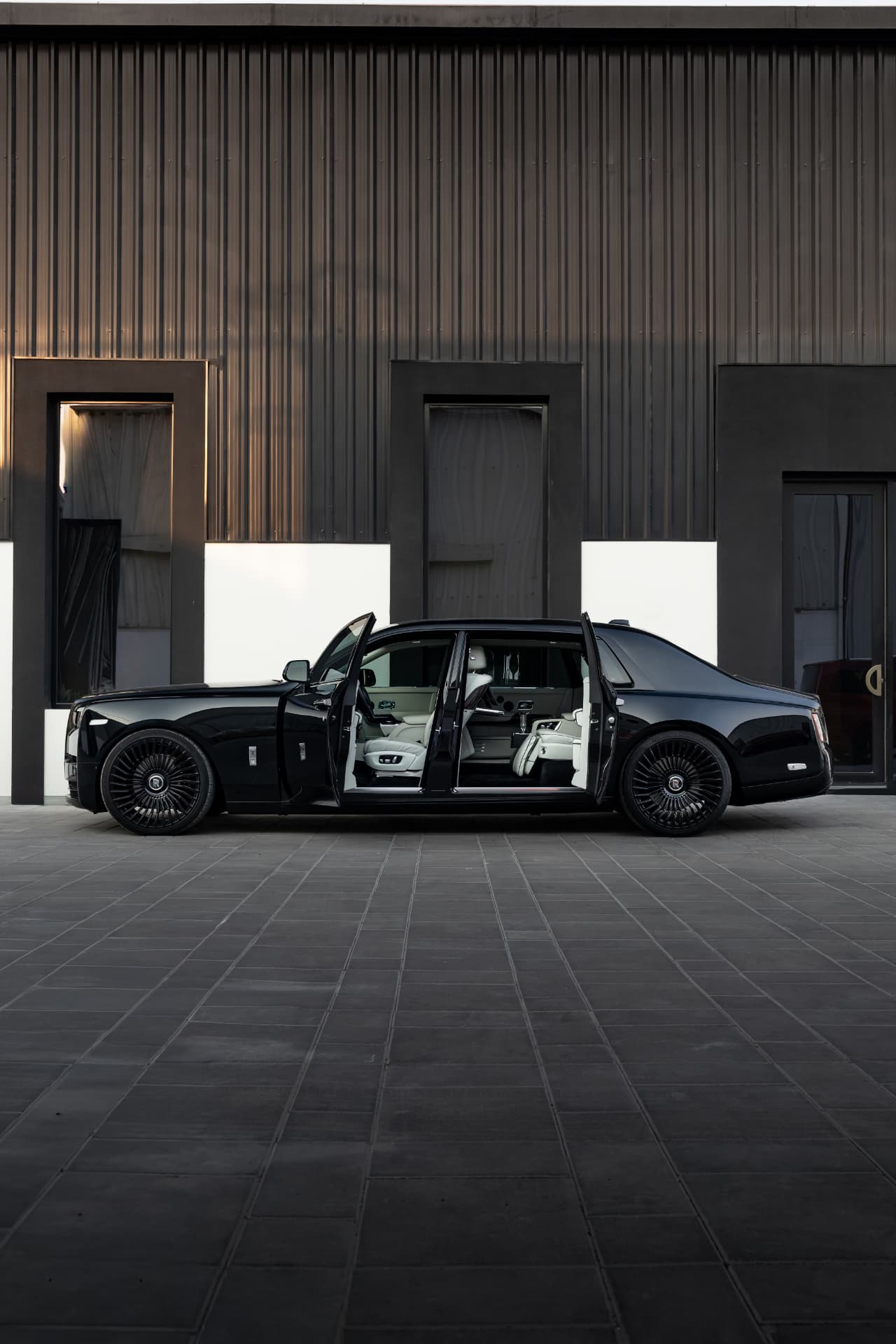 Rolls-Royce Phantom — photo 2