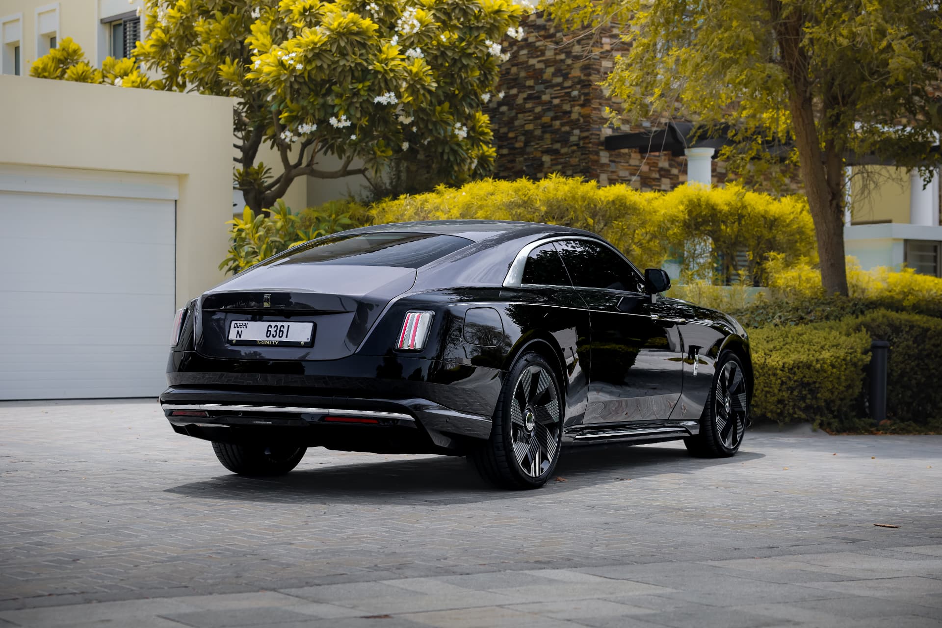 Rolls-Royce Spectre — photo 3