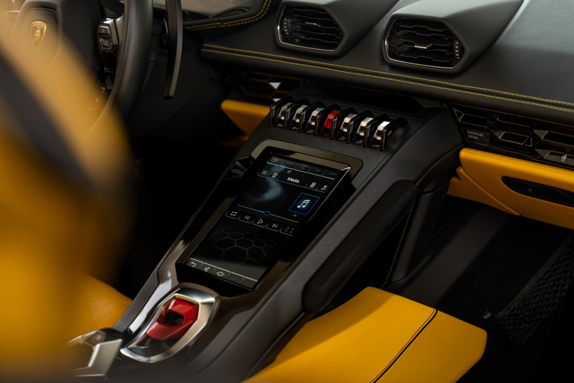 Lamborghini Huracán EVO Spyder — photo 4