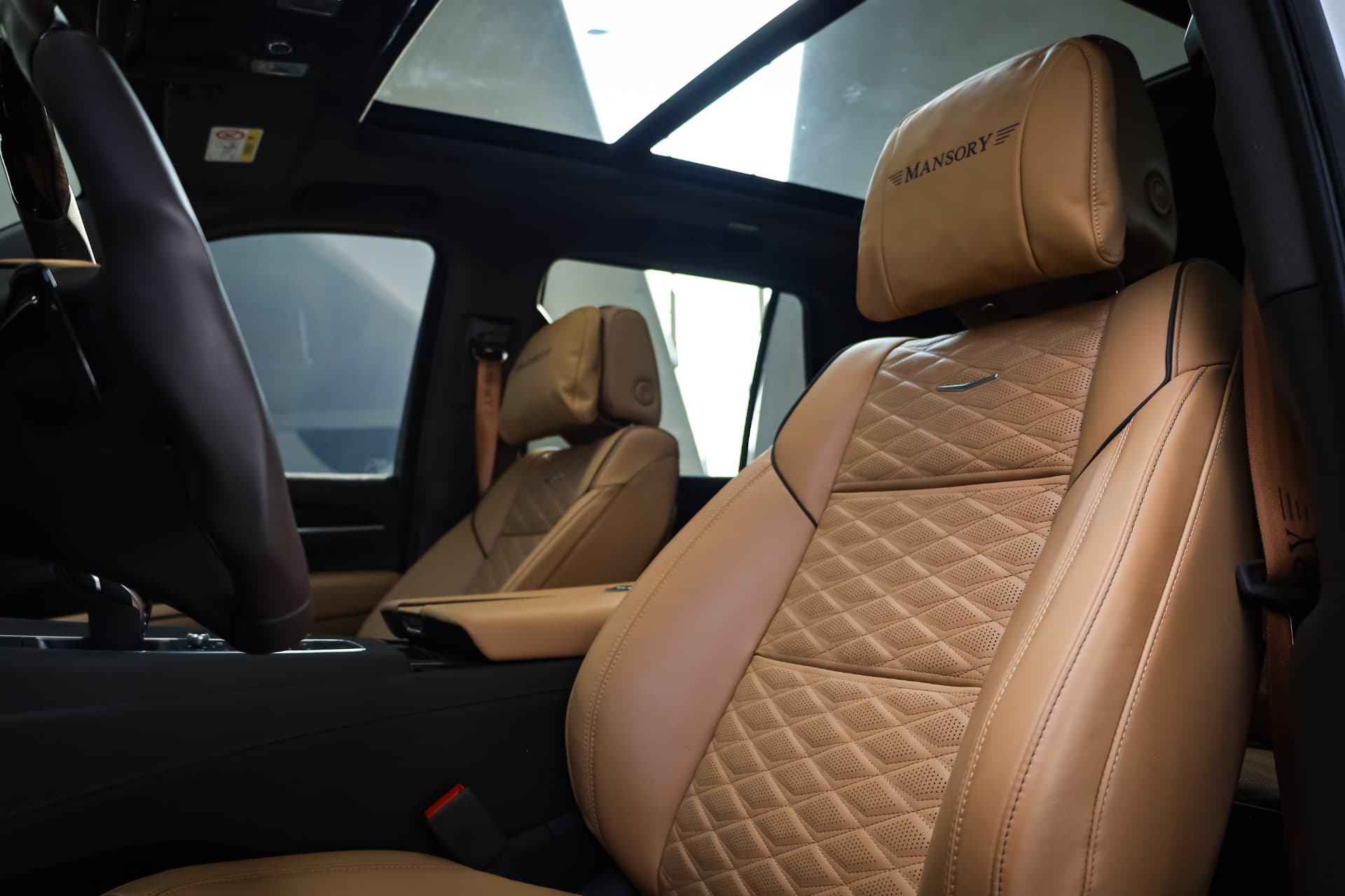 Cadillac Escalade — photo 4